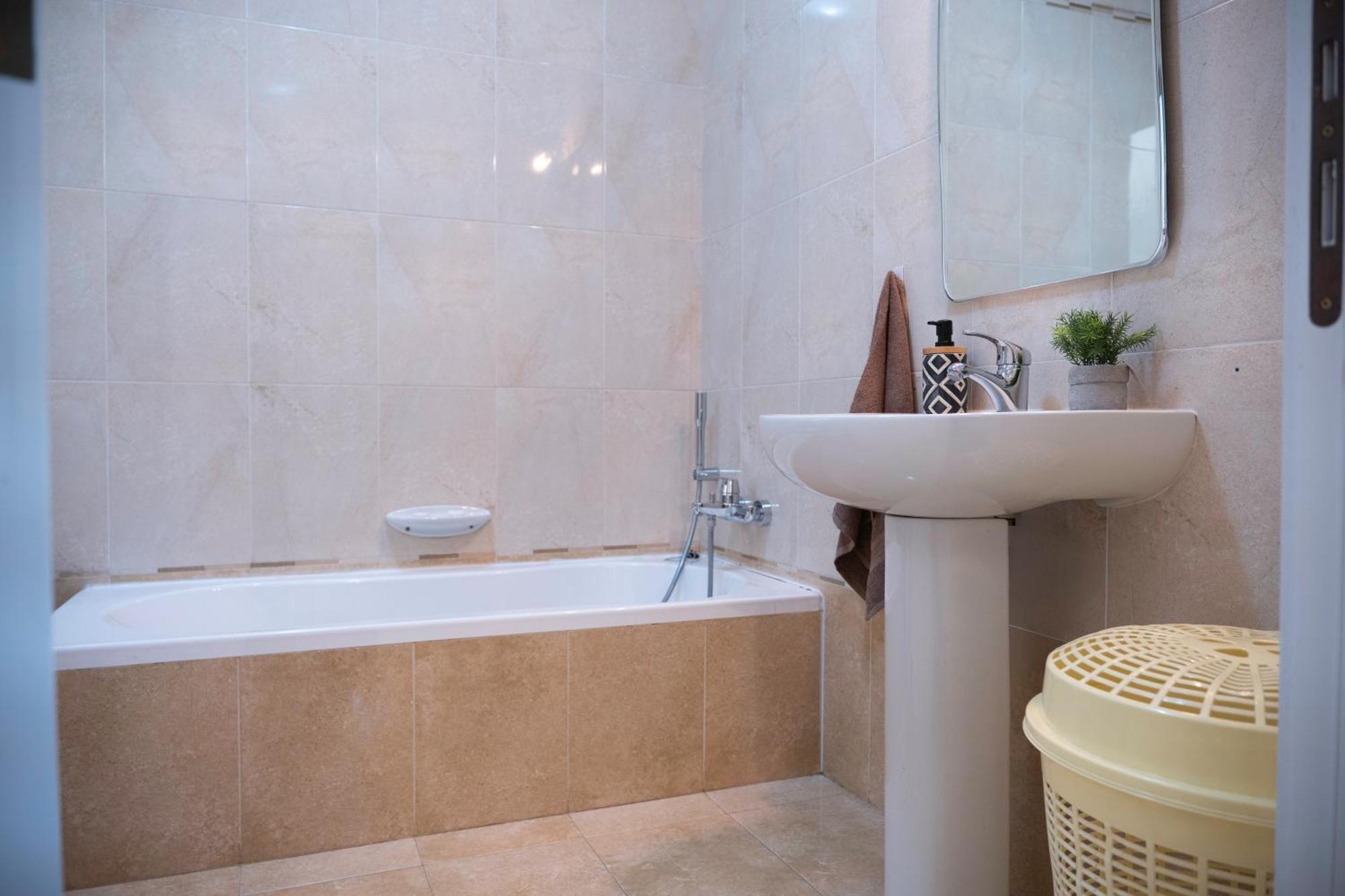Golden Harbour - 2 Bedrooms, 2 Bathrooms Gzira Esterno foto