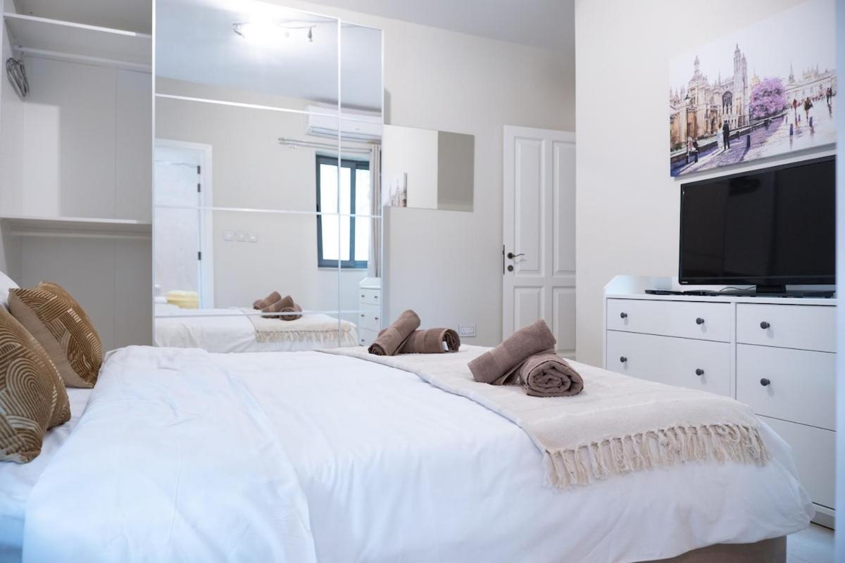 Golden Harbour - 2 Bedrooms, 2 Bathrooms Gzira Esterno foto